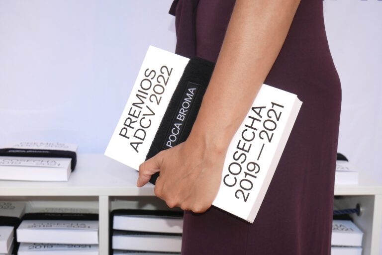El llibre ‘Premis ADCV 2022’ es presenta l’1 de juliol en Las Naves